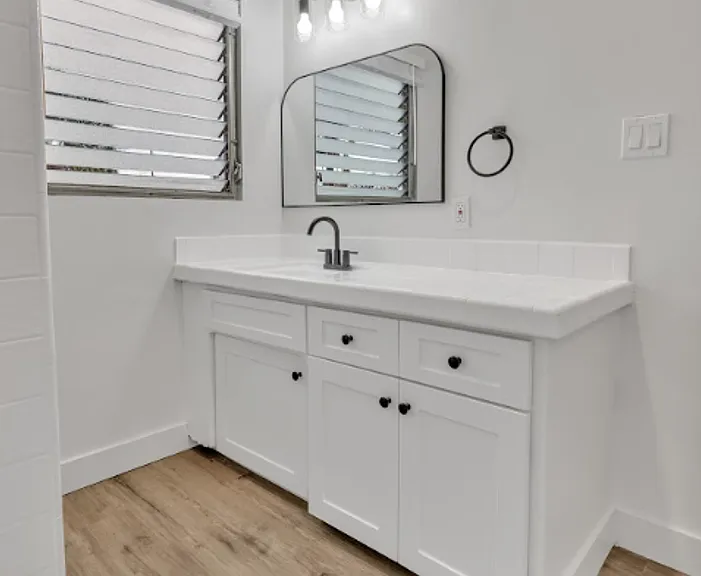 1055 Loma Ave — Photo 22