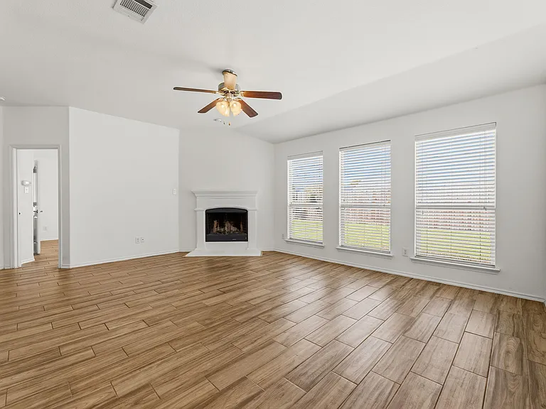 1011 Meadow Green Ct — Photo 18
