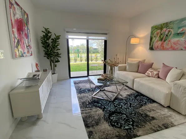 2304 E 4th Ave, Hialeah, FL 33013