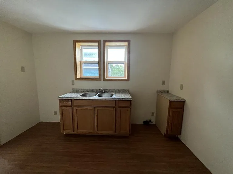 1441 Francis St — Photo 7