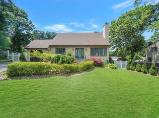 26 Wilson Ave, Selden, NY 11784