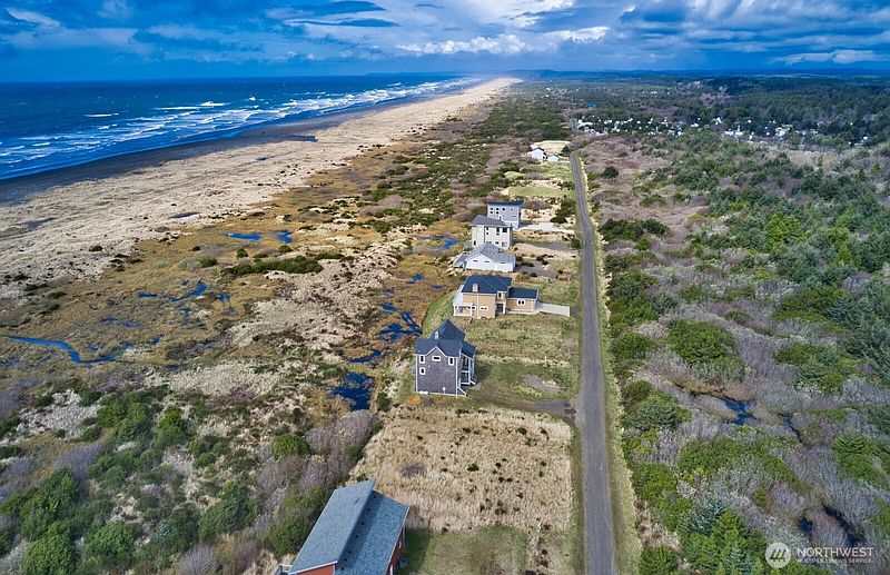 3rd image of 132 Dunes Lane