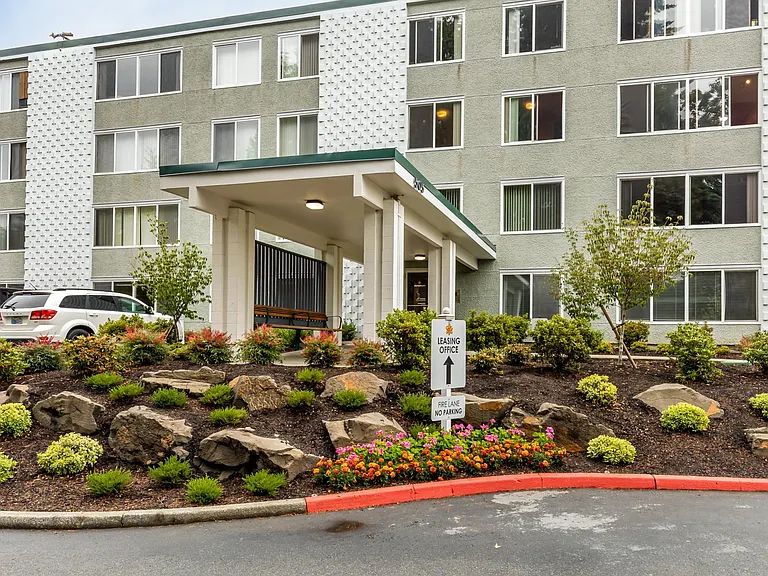 505 Entry Garden