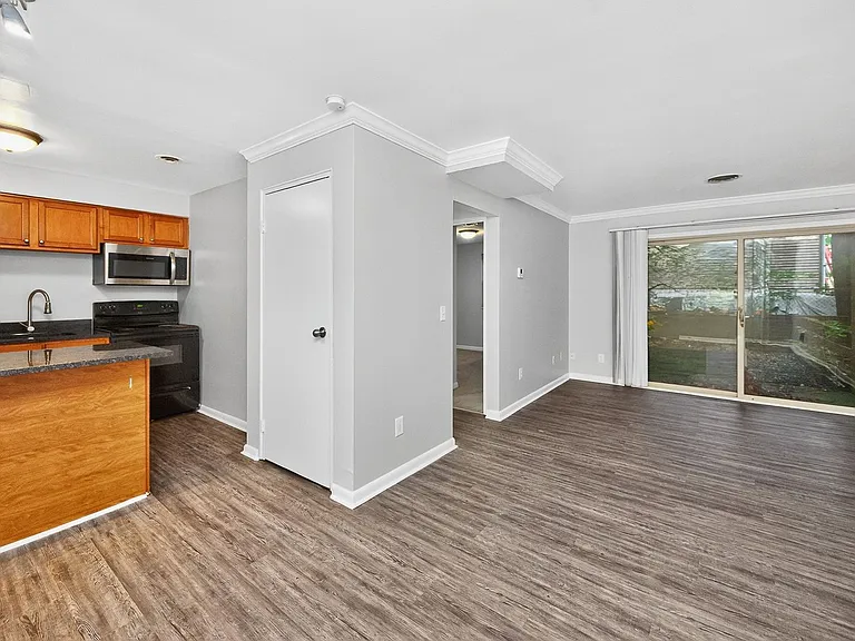 3336 Jefferson Ave #14 — Photo 4