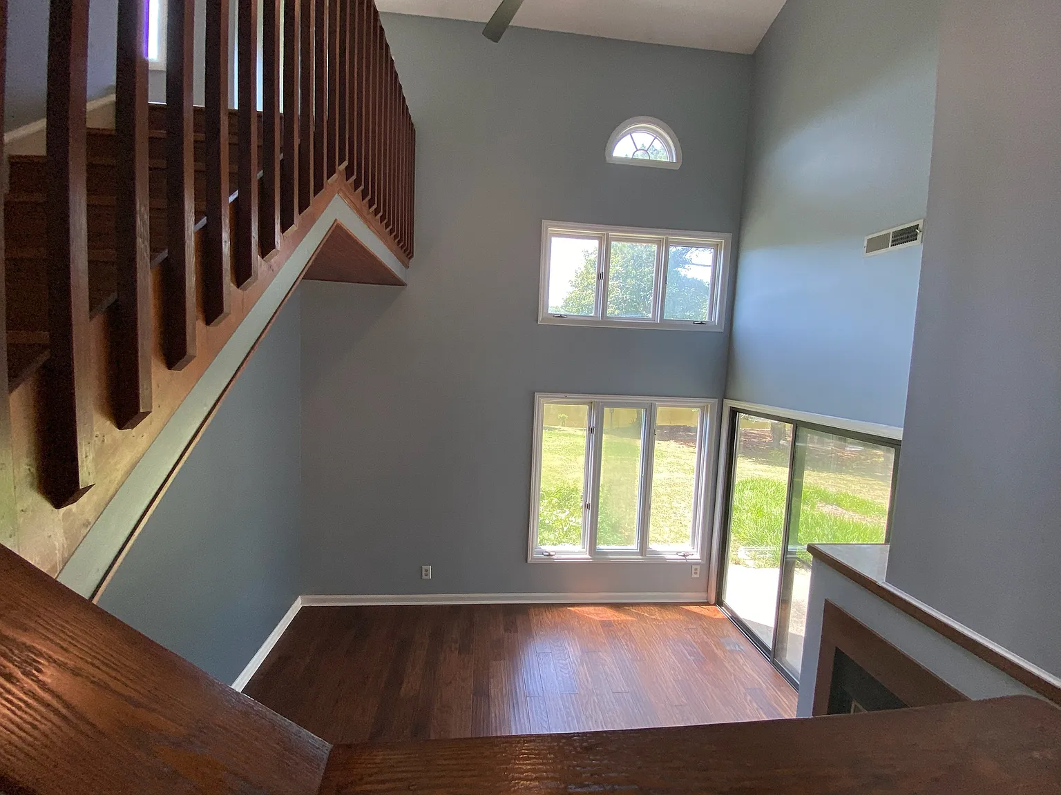 1 bed, 1044 sqft, $1,550 — Photo 2
