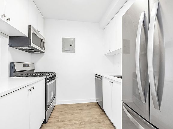4th image of 420 E 58th St APT 15C