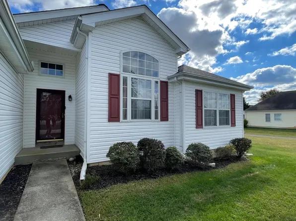 121 Garrisons Lake Blvd, Smyrna, DE 19977