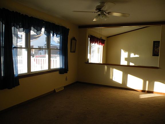 5th image of 818 Pheasant Run