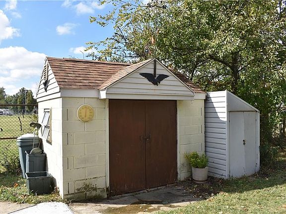 5th image of 31615 Willowick Dr