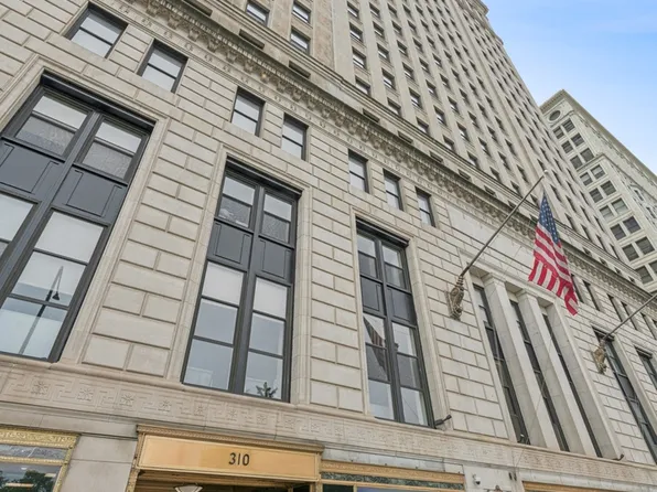 310 S Michigan Ave #1804, Chicago, IL 60604