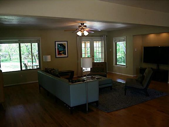 5th image of 2202 Mimosa Dr