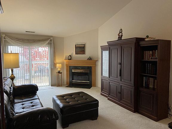 3rd image of 923 Sumac Ct