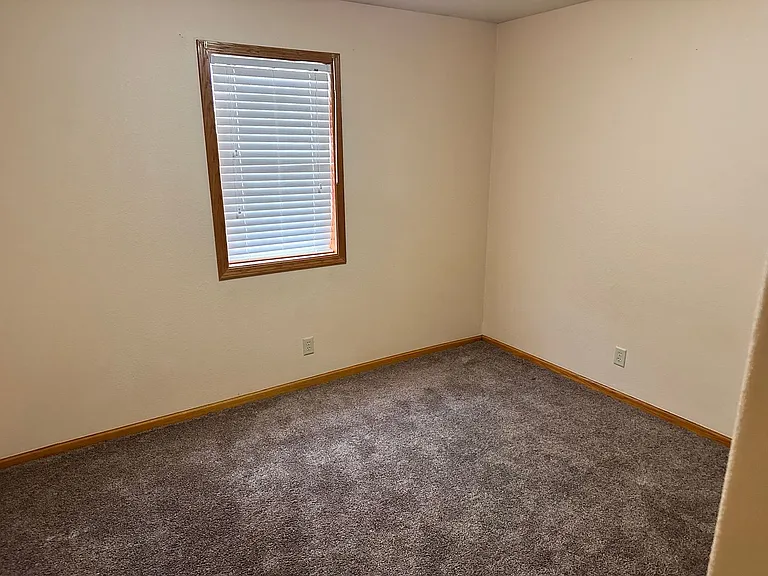 808-810 813 Birch Rd — Photo 5