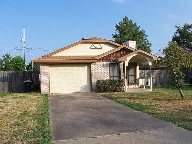 1st image of 1107 Paintbrush Cir