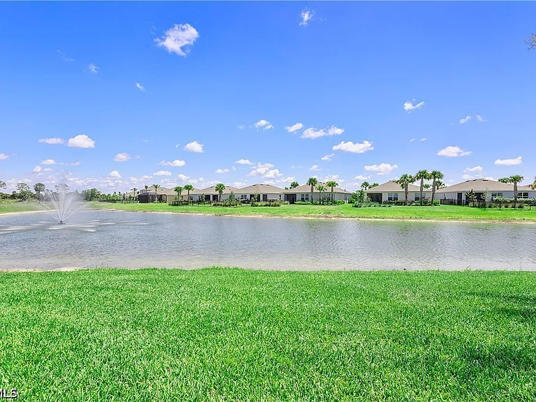 17639 Wild Iris Ln — Photo 24