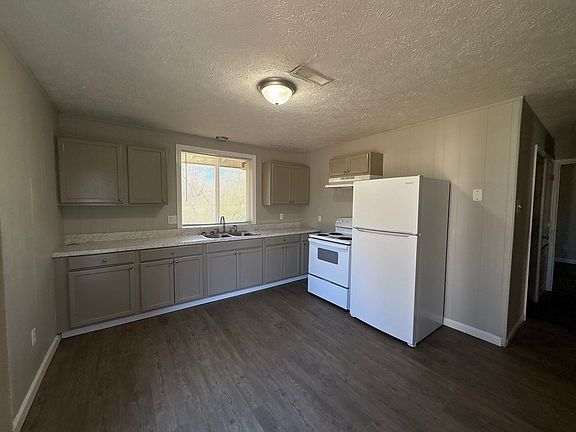 2nd image of 43 Marlow Dr #L