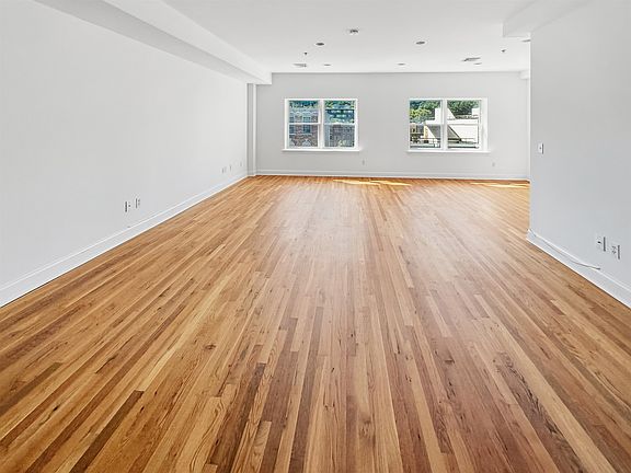 2nd image of 613 Monroe St APT 4