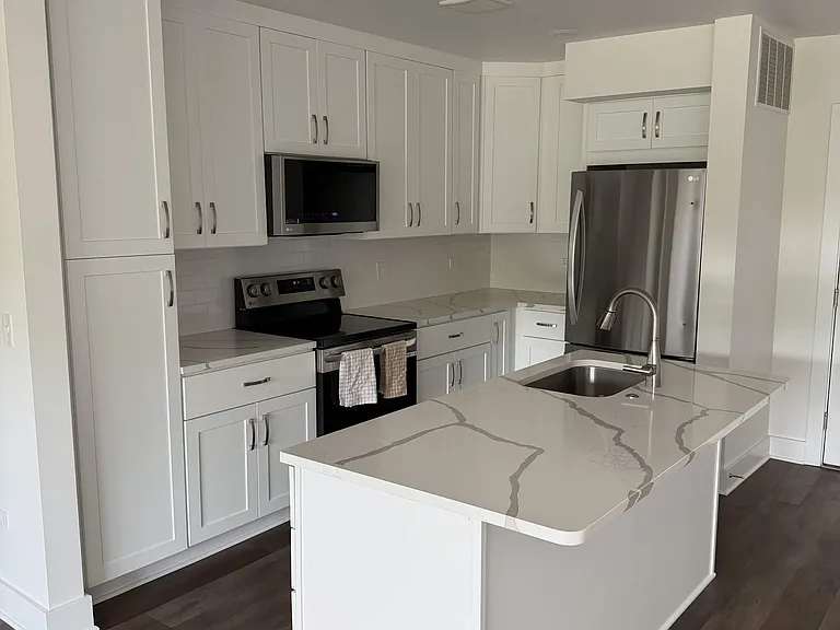 9 Woodlake Blvd #313 — Photo 2