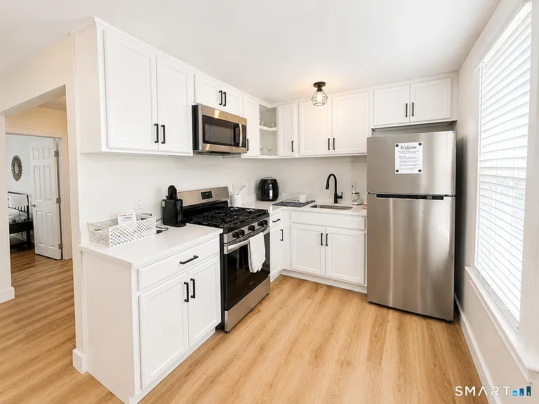 88 Camp St — Photo 2
