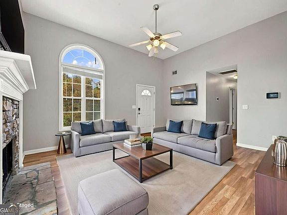 2nd image of 20 Pinnacle Point Way