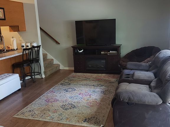 3rd image of 1901 Parklake Dr APT C