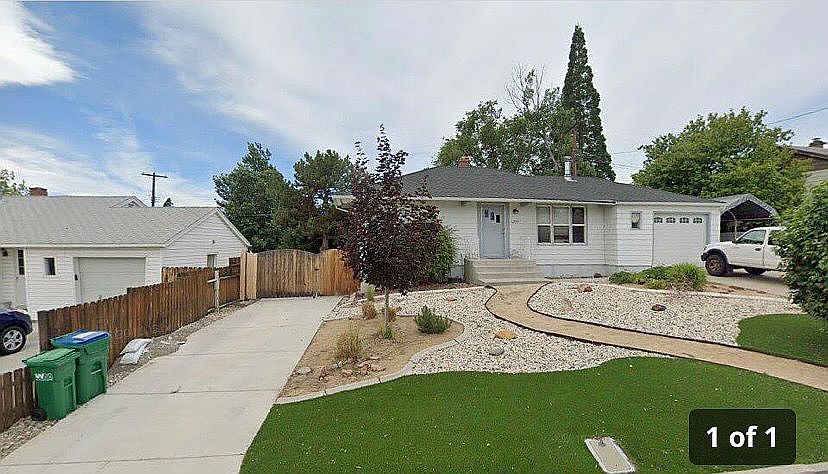 Rv parking through gate