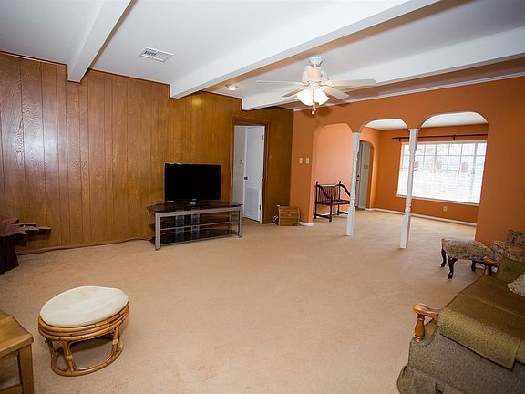 4th image of 6250 Daisy Dr