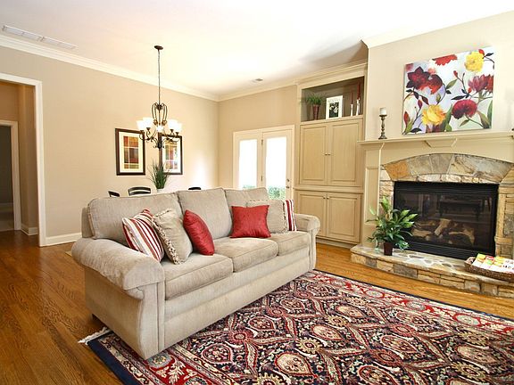 3rd image of 2985 Gateland Sq
