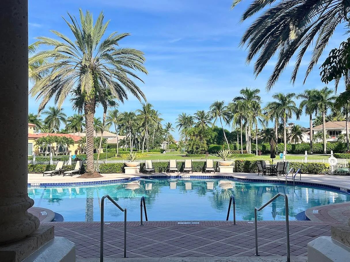 4 bed, 3.5 bath, 3977 sqft, $9,200 — Photo 4