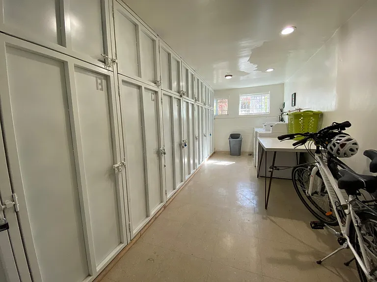 513 Avenue G #G — Photo 41