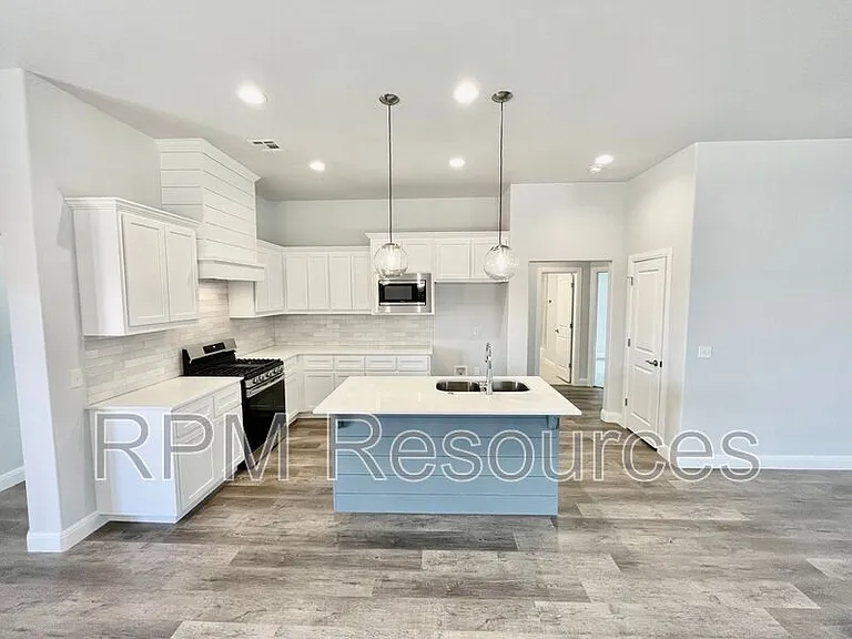 9100 Yassir Blvd — Photo 4