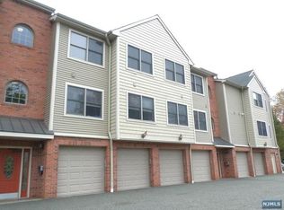 45 W Palisades Blvd APT 10, Palisades Park, NJ 07650