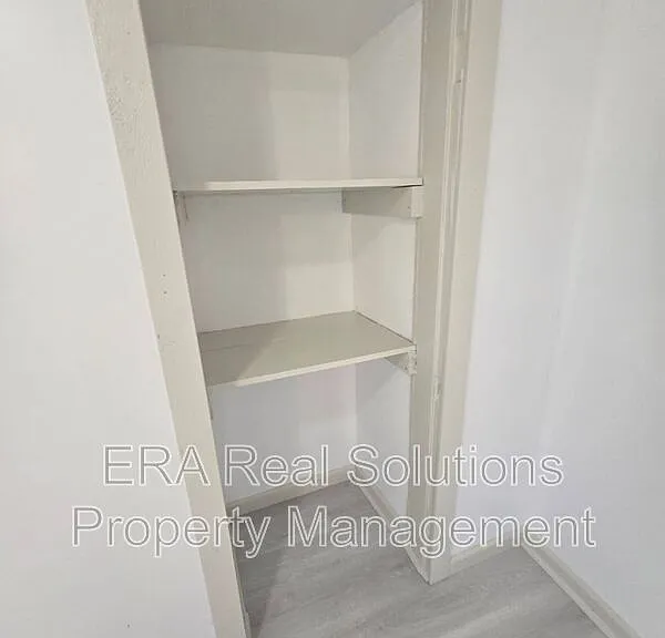 133 N Eureka Ave — Photo 23