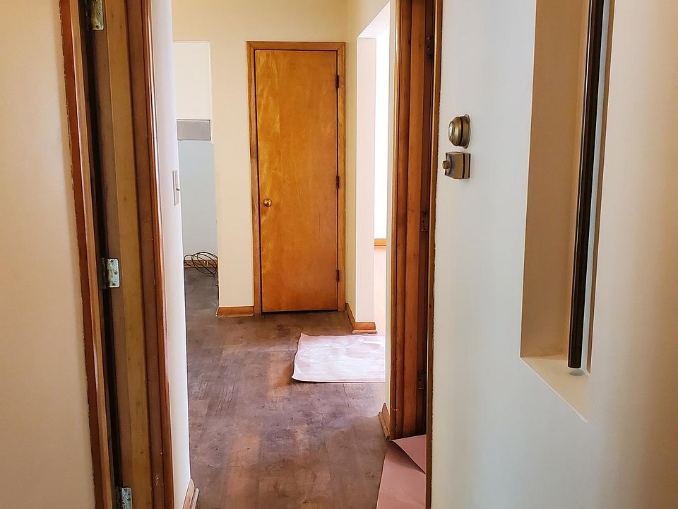 1st image of 803 E 160th Pl