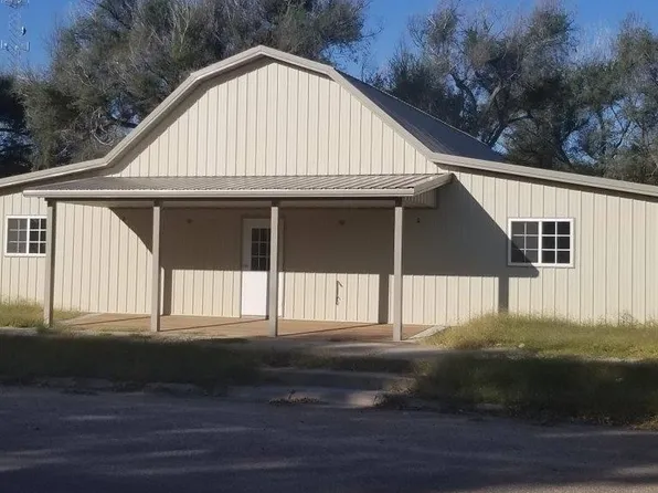 201 Wellington St, Stockville, NE 69042