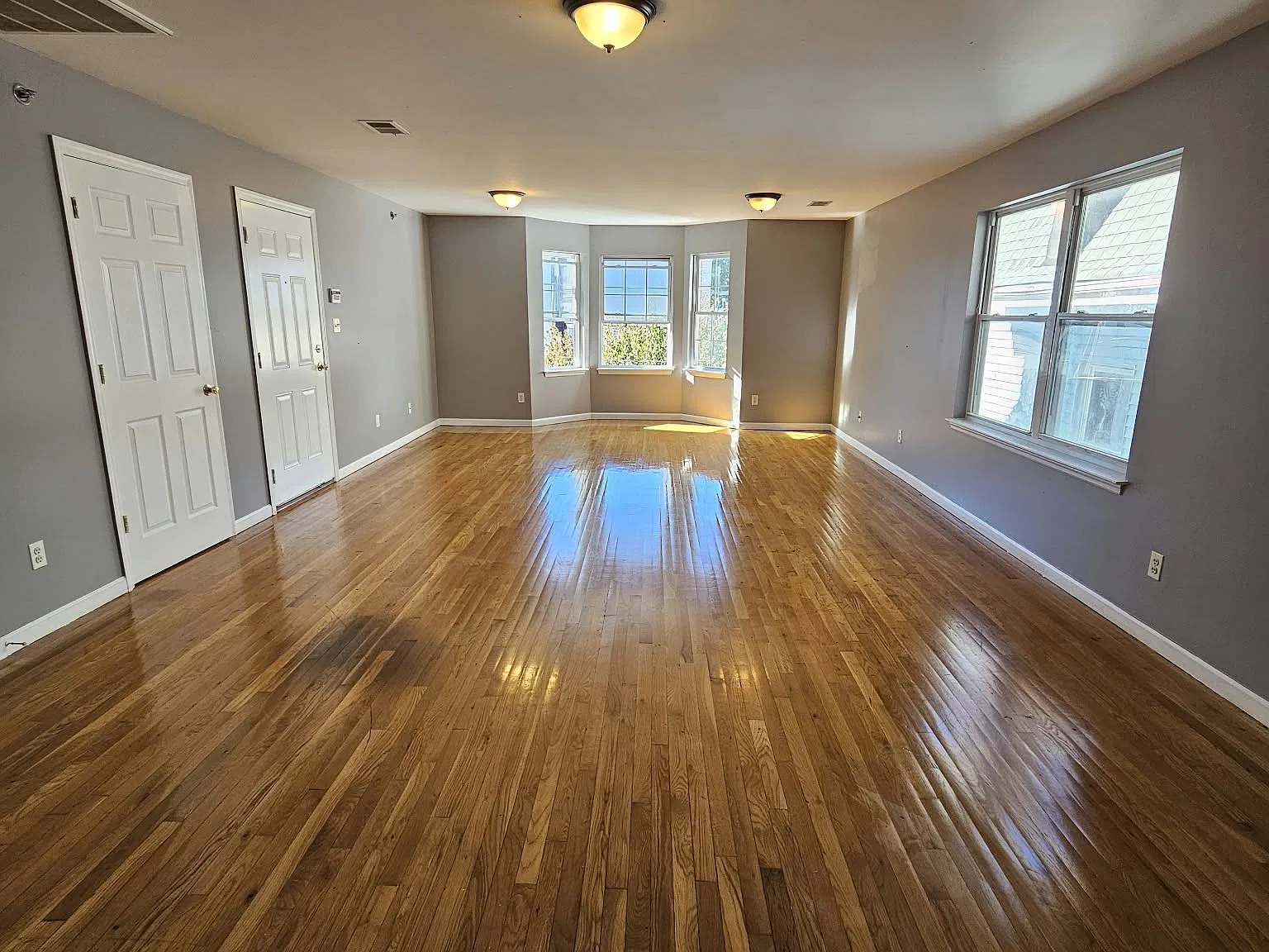 3 bed, $2,795 — Photo 4