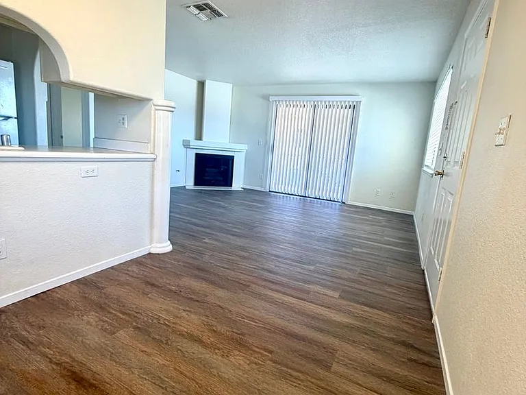 601 Cabrillo Cir #322 — Photo 7