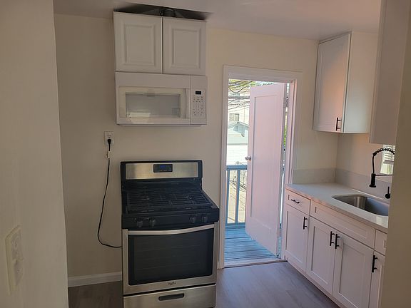 2nd image of 721 E 8th St #721