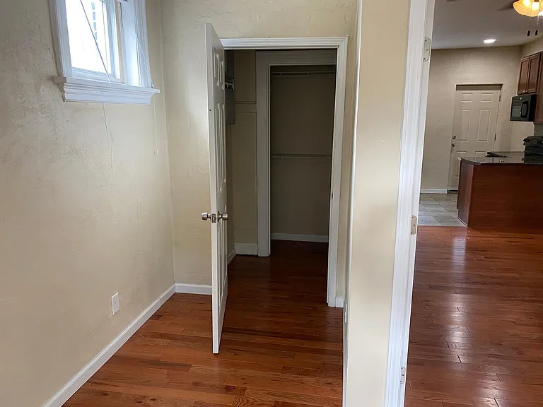 4467 Castleman Ave #WEST — Photo 8