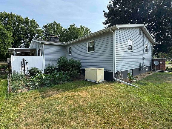 4th image of 9090 Meadowland Dr