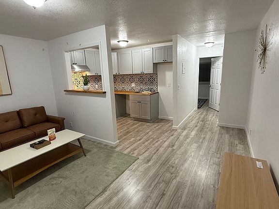 4th image of 679 Kiley Ave APT 9