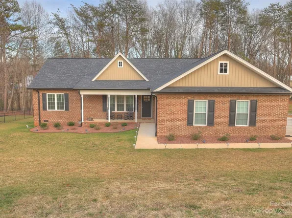 221 N C Ave, Maiden, NC 28650