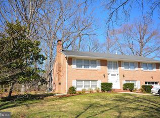 3908 Woodburn Rd, Annandale, VA 22003