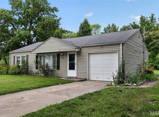 1565 Lakeside Ln, Saint Louis, MO 63138