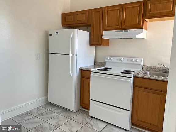 3rd image of 700 Prince Edward St APT 6