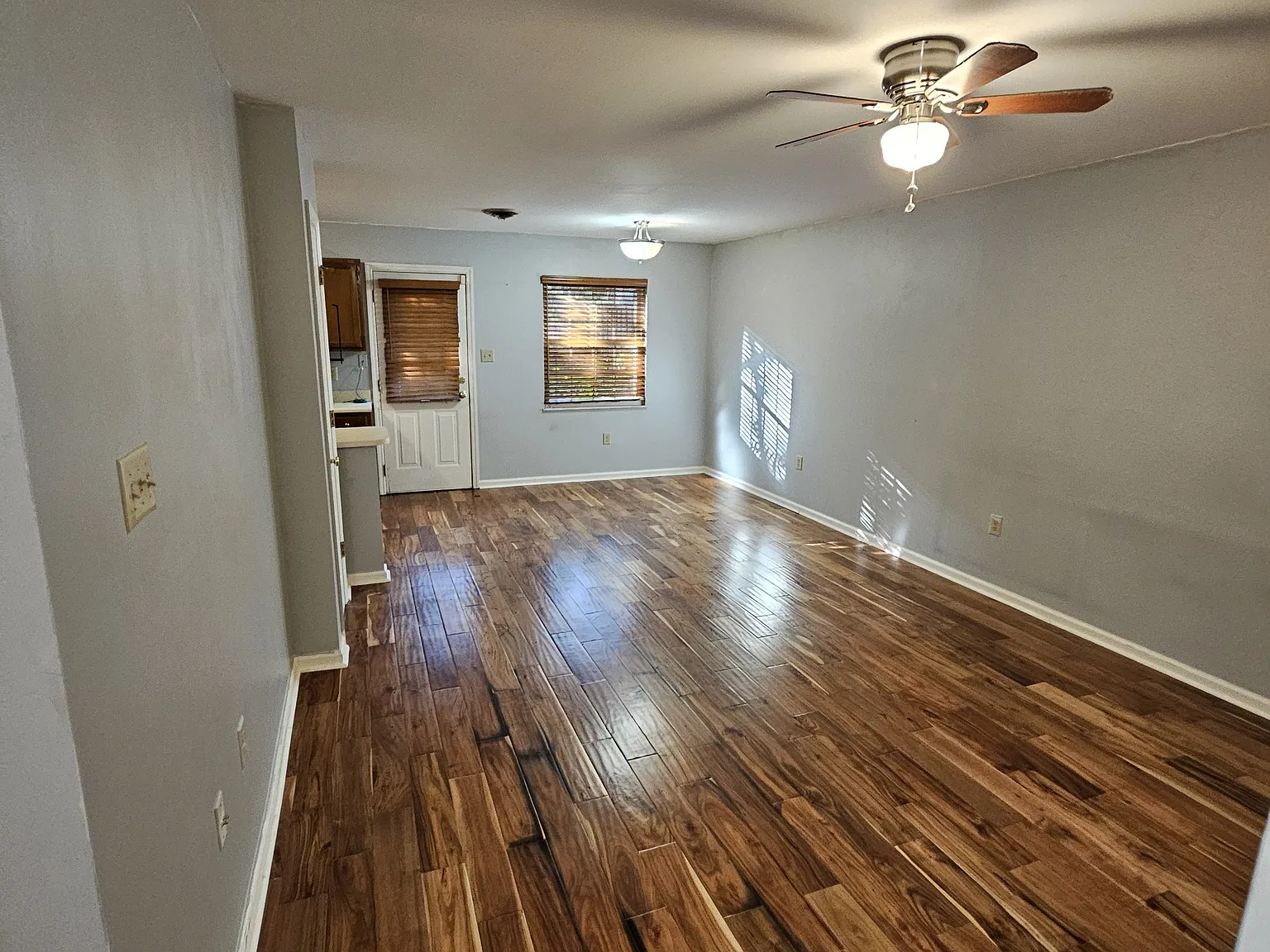2 bed, 1005 sqft, $1,800 — Photo 1