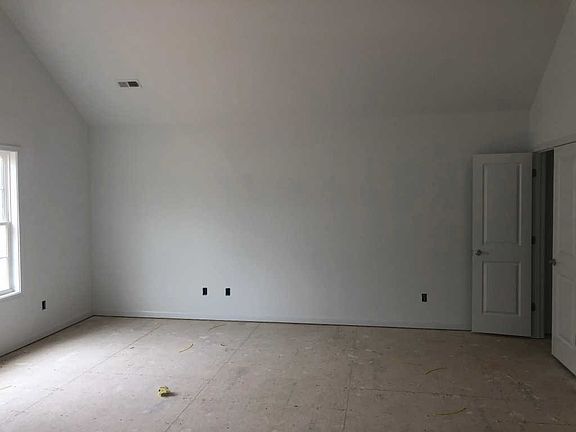 4th image of 261 Timber Spgs