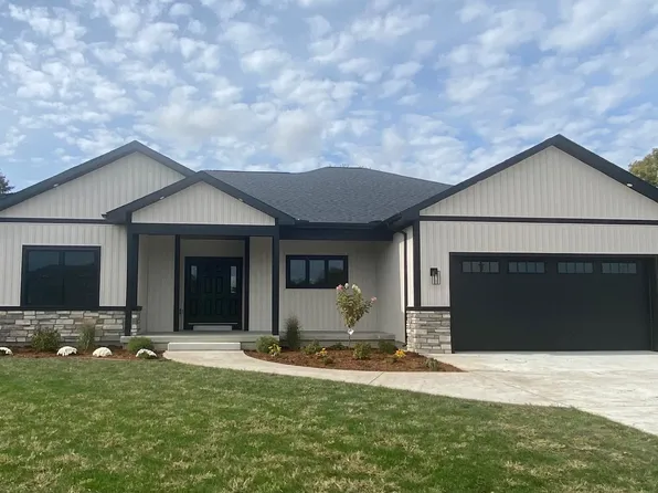 4758 Pine View Ct, Bay City, MI 48706