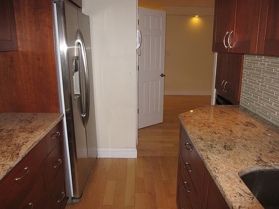 4th image of 400 E 54th St APT 4F