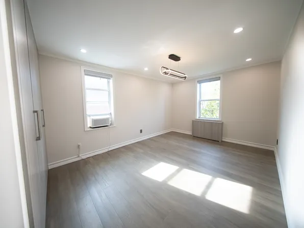 2531 East 7th Street image 23 of 37